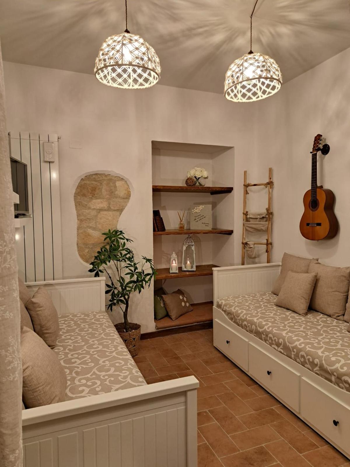 Nel Vicolo Dei Baci - Casa Vacanze Al Bacio Спелло Экстерьер фото